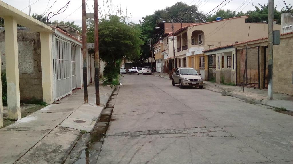 SE VENDE CASA DE DOS PLANTAS EN EL REMANSO