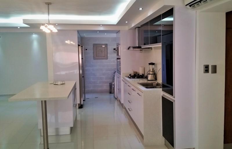 Se Vende Apartamento en Prebo,  de 140m2 MAA639