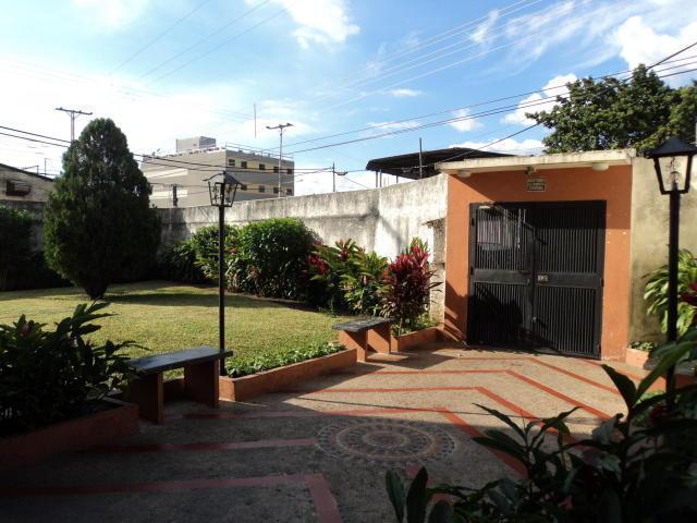 Apartamento En Venta En Maracay La Maracaya Código FLEX: 174662