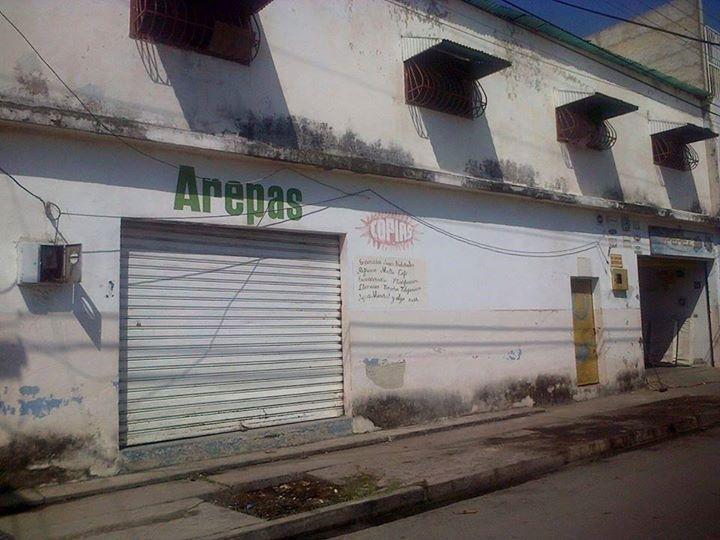 VENDO EN CAÑA DE AZÚCAR CASA DE DOS PLANTAS EN MARACAY