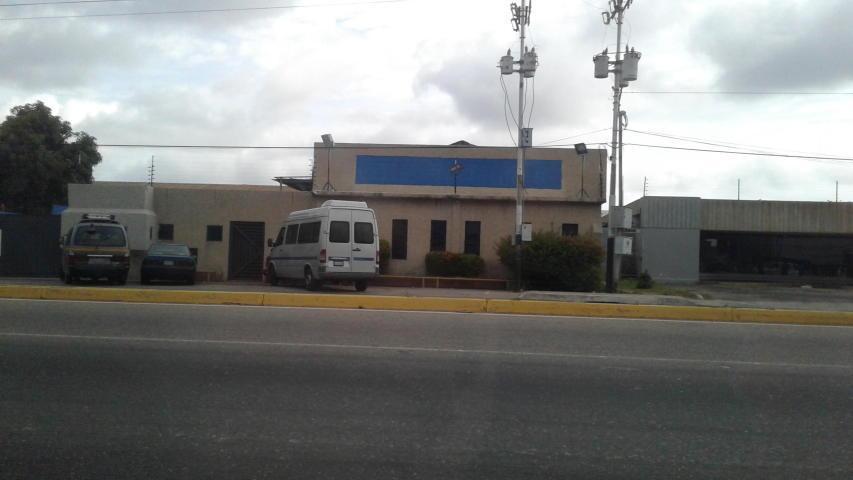 Galpón Depósito en Venta con 9 oficinas, Intercomunal Ciudad Ojeda 178026