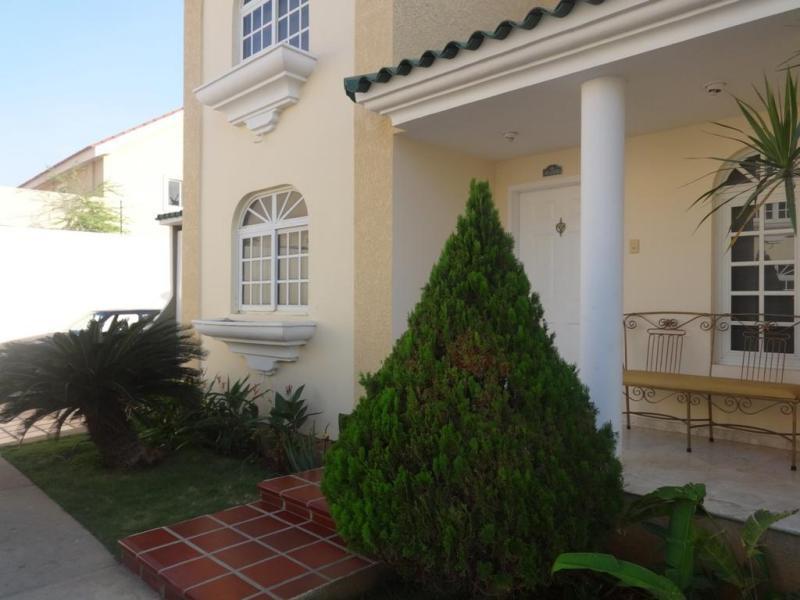 TOWNHOUSE EN VENTA EN FUERZAS ARMADAS  MLS 16 4812