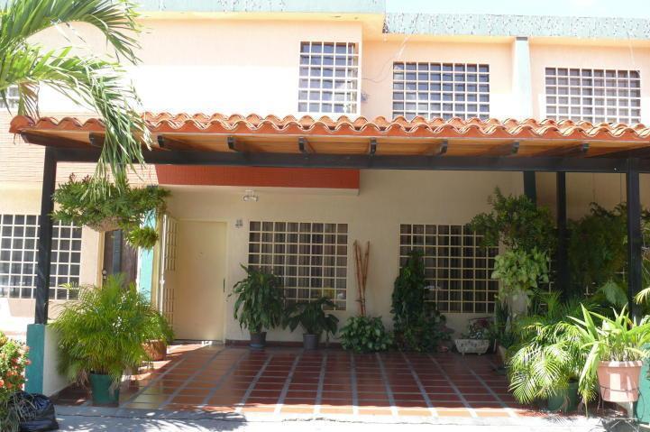 Venta townhouse Sabana Del Medio  Edo.  codflex 173306 ihd