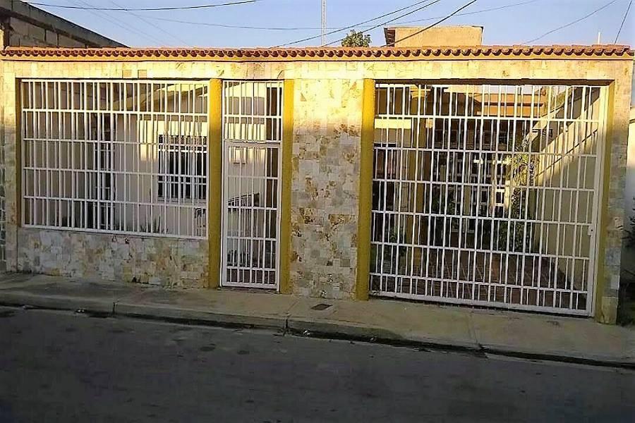 Se Vende Casa en Maracay! Urb La Morita Calle Santa Ines LPC181