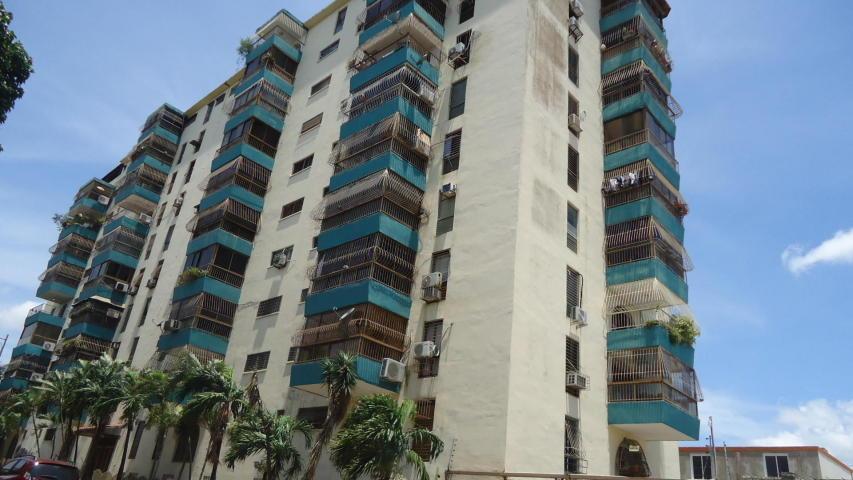 vende Cómodo Apartamento con excelente ubicación al Este de la ciudad