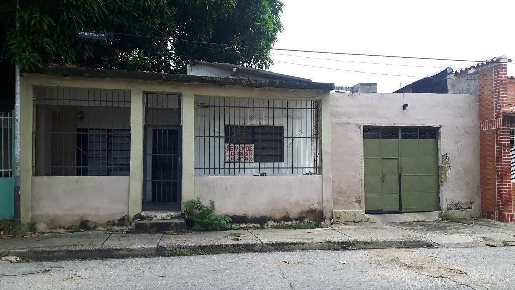 Vende Casa en LA CANDELARIA Calle Peña