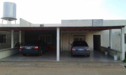 Se Vende Casa en La Urb Los Olivos