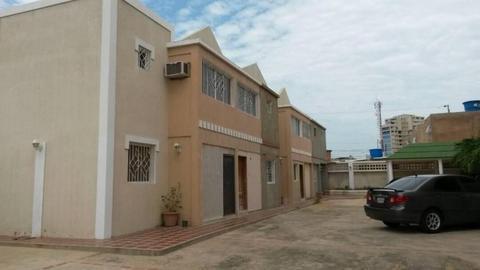 EDWIN ANDRADE VENDE TOWN HOUSE EN ZIRUMA CÓDIGO MLS 177515