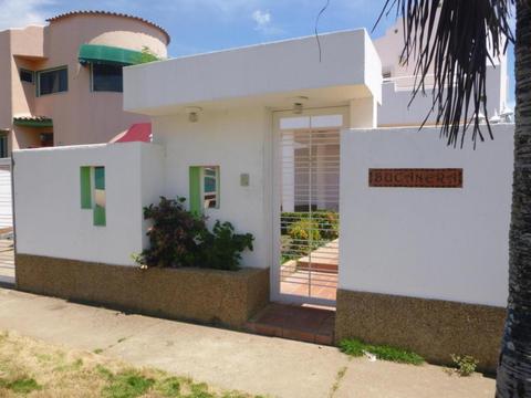 SUPER PRECIO Espectacular casa de playa,en la mejor urbanizacion de Higuerote Puerto Encantado