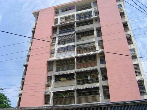 Apartamento En Venta En Turmero Zona Centro Código FLEX: 175998