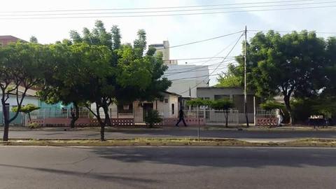 Realty Propiedades, C.A., vende amplio terreno en plena Av. Alonso de Ciudad Ojeda