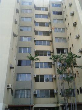 Realty Propiedades, C.A., vende bello y céntrico apartamento listo para mudarse