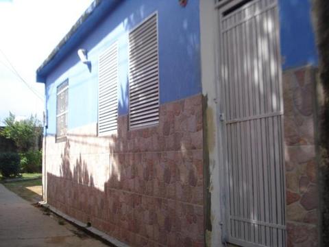 Q629 Comoda casa en Lomas de Funval en venta
