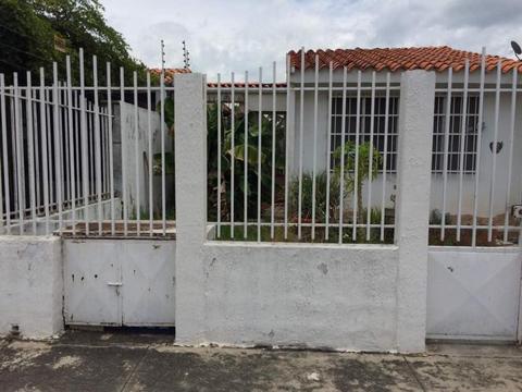 Casa En URB. QUINTAS DOS MIL PARAPARAL