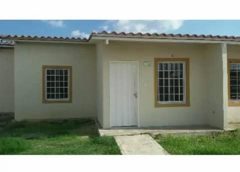 Se Vende Bella Casa Brisas del Lago Ciudad Alianza