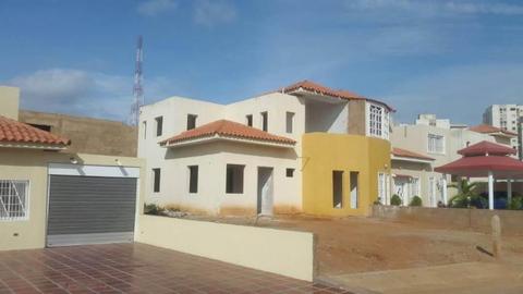 Se vende Townhouse en La Cima Circunvalación 1 LLAMA AL 04146609015