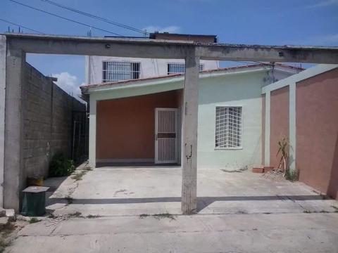 Se Vende Casa en Guacara, URB Los Apamates NAC001