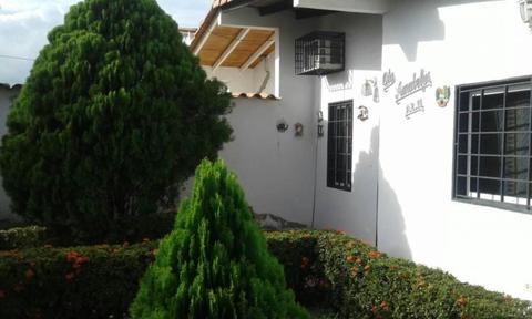 SKY GROUP VENDE CASA EN URB. AGUA SAL