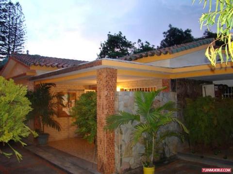 En Venta Majestuosa casa en LOMAS DEL ESTE