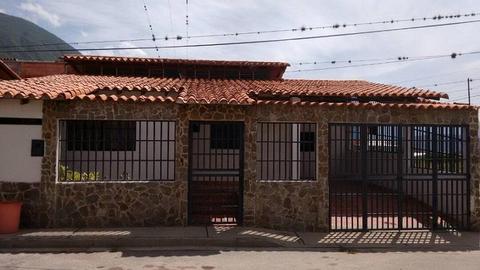 RAFABIENES C.A Vende bonita y acogedora casa en Lagunillas Residencias Urao sector el Molino