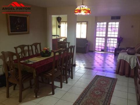 Villa Cerrada en Venta en El Pilar  API 142