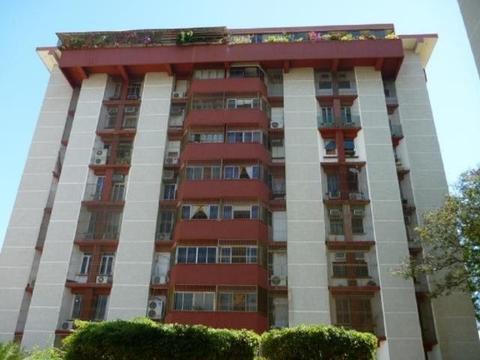 Precioso apartamento comodo y seguro ubicado en la Urb. Villa Delicias. MLS 1612357