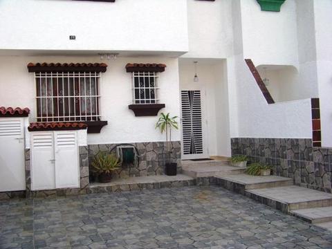 Townhouse en Venta Valles de Camoruco  Estado  RentAHouse Codflex 1713162