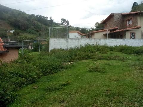 En venta bello terreno ubicado en Mucunutan