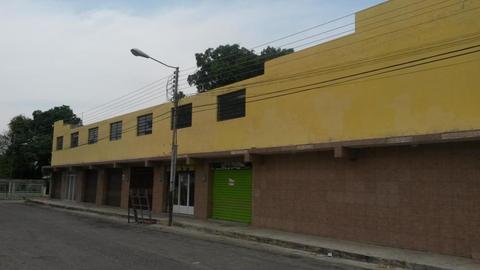 Vendo Local Comercial en Los Naranjillos diagonal al C.C Unicentro