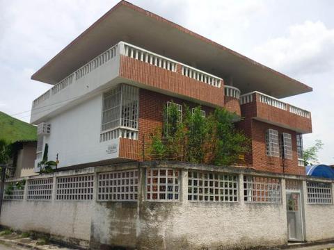 Se Vende Hermosa Casa en Maracay 1713796