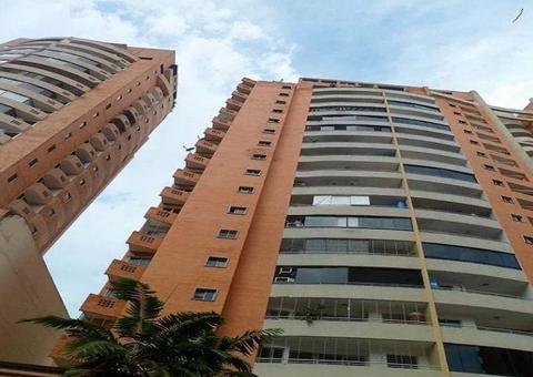 Se Vende bello apartamento en Le Parc Suites