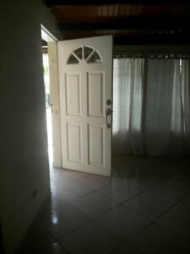 VENDO CASA EN LA ISABELICA