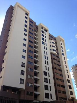 ZONA INMOBILIARIA VENDE AMPLIO APARTAMENTO EN PREBO