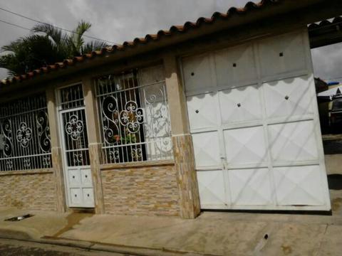 Se Vende Casa en Urb Don Jesús