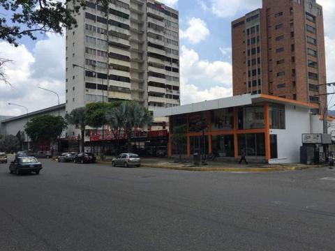 Vendo Local comercial en Plena Av Bolivar