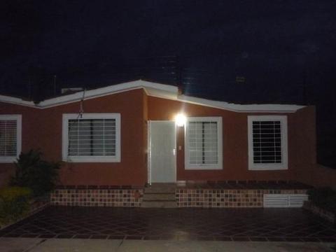 Se vende casacomoda en urbanismo cerrado Cod Flex 1714618