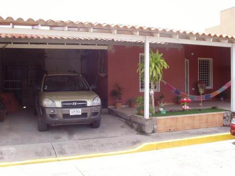 Vendo casa En Los Samanes Cabudare Cod1715142