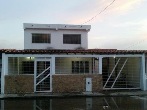 TOWNHOUSE EN VENTA  VILLAS DE LAS CARACARA 1702013