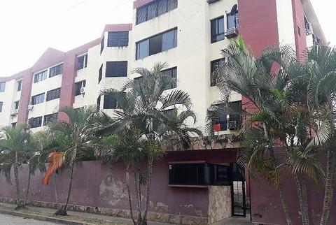 Cómodo apartamento en Residencias Cristal, Urbanización La Campiña en  RAP59