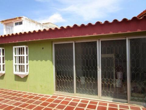 MLS 1713536 AMPLIA CASA UBICADA EN LA URB. DORAL NORTE