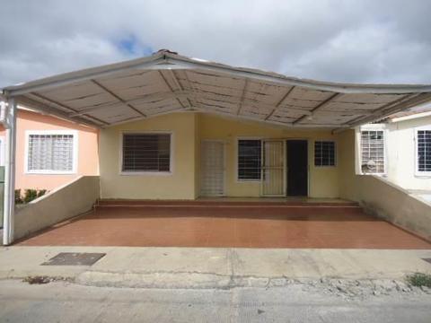 Casa en Venta en Yucatan Carretera Nacional BQTODUACA, Barquisimeto. Codigo Flex: 182109