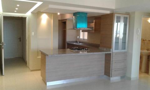 Se Alquila Apartamento en Av Milagro Norte RAH