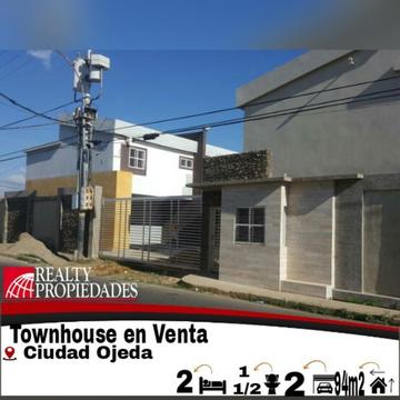 Townhouse a Revestir en Ojeda