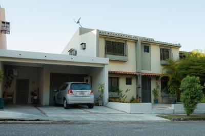 Hermosa Casa en Residencias Parque Mirador Código: 306370