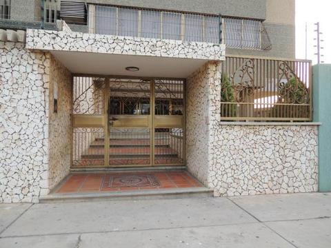 EDWIN ANDRADE Vende Apartamento en Urb. Los Olivos La Limpia CÓDIGO MLS 163168