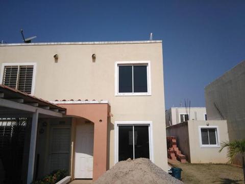 TOWN HOUSE EN VENTA EN CAMINO DE LA LAGUNITA CÓDIGO MLS 182634