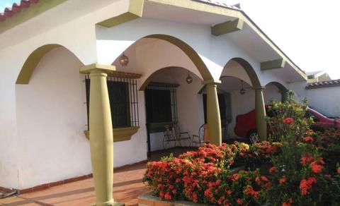 Amplia casa en venta en Ciudad Alianza