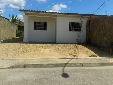 Vendo casa en Cond. Doña Rosa vía la linea