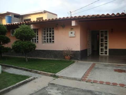 Casa en Venta en La Av. Ribereña  wasi_608810 inmueblesbarquisimeto