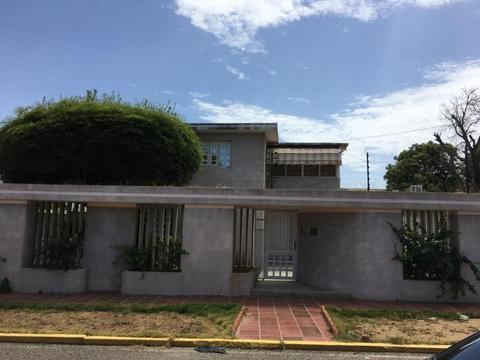 ESPECTACULAR Casa VENTA en Irama MLS 173390